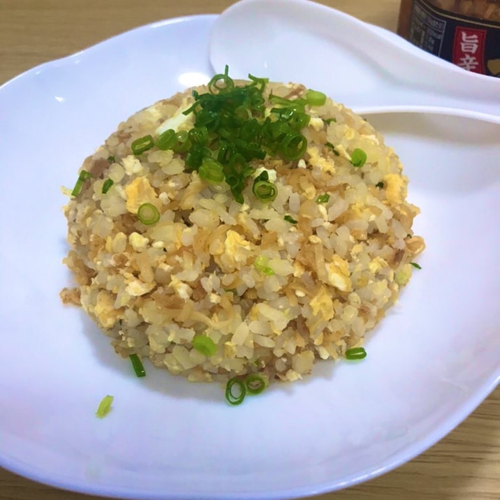 たったの3分!卵だけで作れるチキンラーメン炒飯